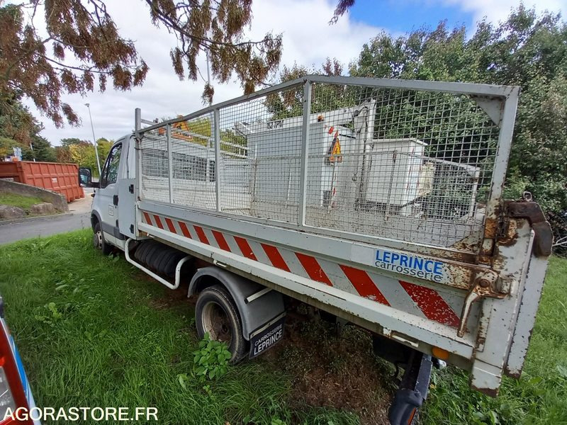 Iveco Daily - DL928JK - Fourgon utilitaire: photos 3 Iveco Daily - DL928JK - Fourgon utilitaire: photos 3