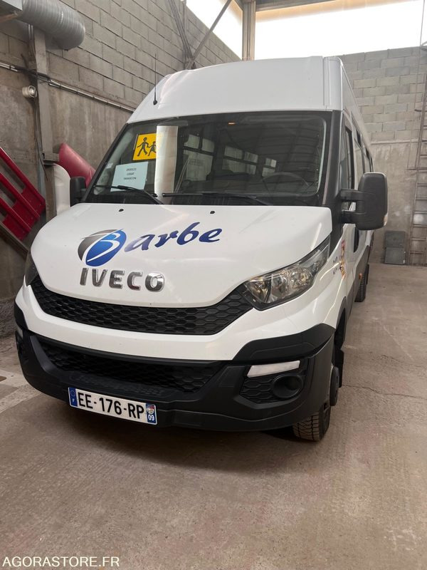Iveco daily 08/2016 22 +1 places 240 000 kms - Bus scolaire: photos 1 Iveco daily 08/2016 22 +1 places 240 000 kms - Bus scolaire: photos 1