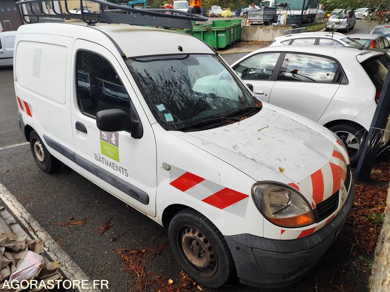 Kangoo - 2006 - 10697kms - sans carte grise (FIV) - Fourgonnette: photos 2 Kangoo - 2006 - 10697kms - sans carte grise (FIV) - Fourgonnette: photos 2
