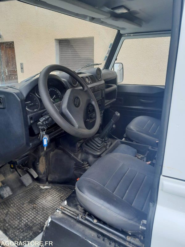 LAND ROVER DEFENDER 110 - 2012 - 81370KM - SUV: photos 3 LAND ROVER DEFENDER 110 - 2012 - 81370KM - SUV: photos 3