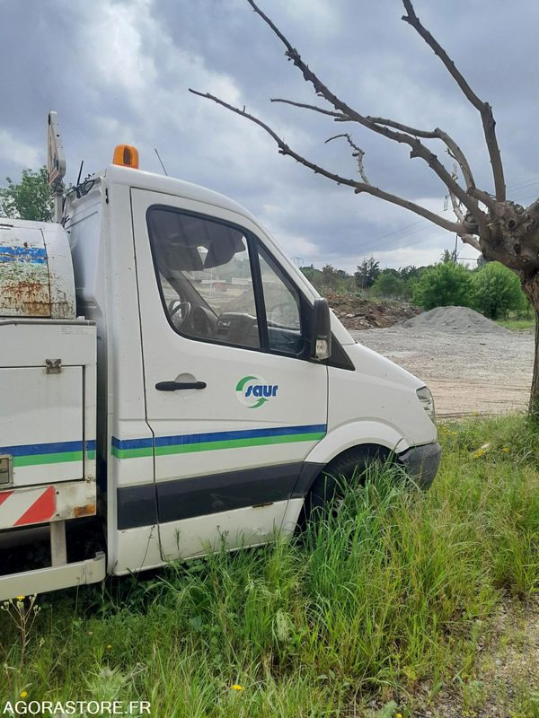 MERCEDES 315 - HYDROCUREUSE // ET719HX // 2007 213567KM // ÉTAT MOTEUR INCONNU - Camion hydrocureur: photos 5 MERCEDES 315 - HYDROCUREUSE // ET719HX // 2007 213567KM // ÉTAT MOTEUR INCONNU - Camion hydrocureur: photos 5