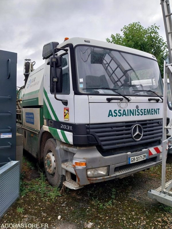 MERCEDES ACTROS 2031 Hydrocureur 2001 (475000KM) ROULANT Pb BV EXPORT UNIQUEMENT - Camion hydrocureur: photos 1 MERCEDES ACTROS 2031 Hydrocureur 2001 (475000KM) ROULANT Pb BV EXPORT UNIQUEMENT - Camion hydrocureur: photos 1