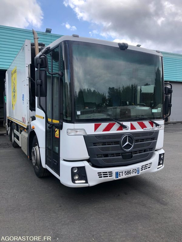 MERCEDES ECONIC (26t, 21 CV, 353 Cv, cabine bus, benne 23m3) - 138948 kms - 2018 - Benne à ordures ménagères: photos 2 MERCEDES ECONIC (26t, 21 CV, 353 Cv, cabine bus, benne 23m3) - 138948 kms - 2018 - Benne à ordures ménagères: photos 2