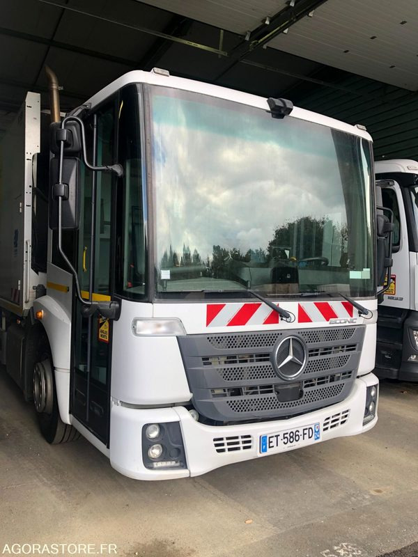 MERCEDES ECONIC (26t, 21 CV, 353 Cv, cabine bus, benne 23m3) - 138948 kms - 2018 - Benne à ordures ménagères: photos 3 MERCEDES ECONIC (26t, 21 CV, 353 Cv, cabine bus, benne 23m3) - 138948 kms - 2018 - Benne à ordures ménagères: photos 3