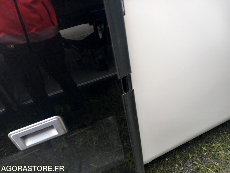 MERCEDES INTOURO 12.98m N°083368 - Bus scolaire: photos 2 MERCEDES INTOURO 12.98m N°083368 - Bus scolaire: photos 2