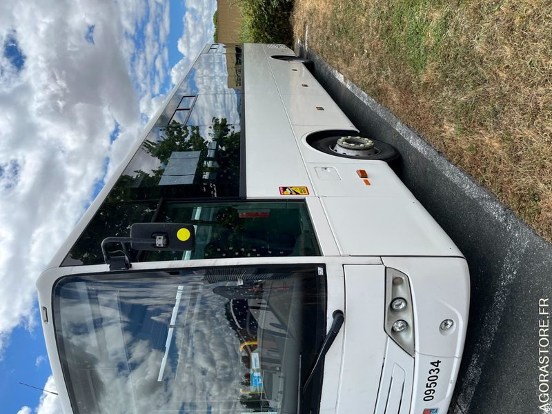 MERCEDES INTOURO N°095034 - Minibus, Transport de personnes: photos 2 MERCEDES INTOURO N°095034 - Minibus, Transport de personnes: photos 2