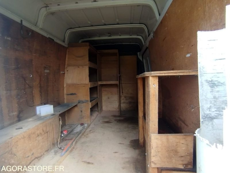 MERCEDES SPRINTER - 2009 - 2095550 KM - Fourgon utilitaire: photos 5 MERCEDES SPRINTER - 2009 - 2095550 KM - Fourgon utilitaire: photos 5