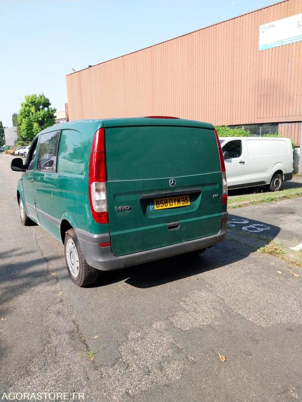 MERCEDES Vito 5p BVA 2004 (384224Km) ROULANT Pb BV PRO EXCLUSIVEMENT - Fourgonnette: photos 5 MERCEDES Vito 5p BVA 2004 (384224Km) ROULANT Pb BV PRO EXCLUSIVEMENT - Fourgonnette: photos 5