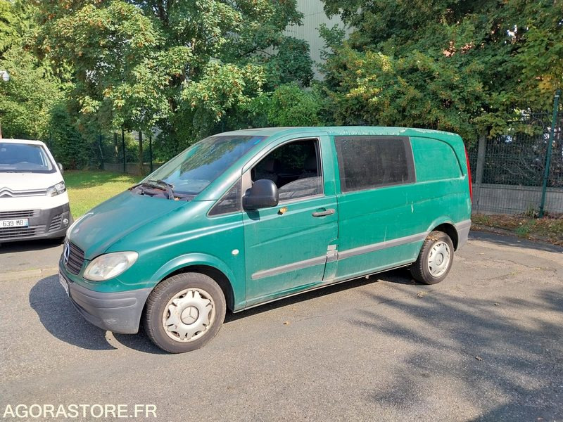 MERCEDES Vito 5p BVA 2004 (384224Km) ROULANT Pb BV PRO EXCLUSIVEMENT - Fourgonnette: photos 1 MERCEDES Vito 5p BVA 2004 (384224Km) ROULANT Pb BV PRO EXCLUSIVEMENT - Fourgonnette: photos 1