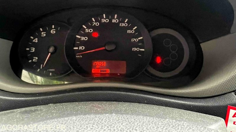 MINICAR - RENAULT TRUCKS - MASTER TPMR - 2012 - 179 100 KM (CB-868-FW) - Minibus, Transport de personnes: photos 4 MINICAR - RENAULT TRUCKS - MASTER TPMR - 2012 - 179 100 KM (CB-868-FW) - Minibus, Transport de personnes: photos 4