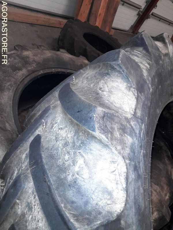 2 pneus arrières 480/70 R38 + 1 Pneus avant 420/70 R24 - Machine agricole: photos 4 2 pneus arrières 480/70 R38 + 1 Pneus avant 420/70 R24 - Machine agricole: photos 4