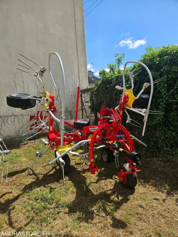 Faneuse Pottinger Hit4.47 année 2017 - Machine agricole: photos 1 Faneuse Pottinger Hit4.47 année 2017 - Machine agricole: photos 1