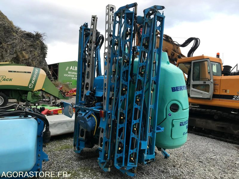 PULVERISATEUR BERTHOUD - ELYTE 1600 EC TRONIC (30 mètres) - Machine agricole: photos 4 PULVERISATEUR BERTHOUD - ELYTE 1600 EC TRONIC (30 mètres) - Machine agricole: photos 4