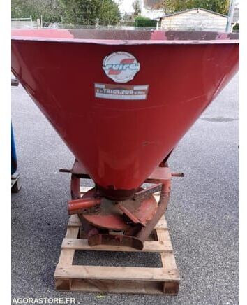 Majar RDM125 - Distributeur d'engrais: photos 1 Majar RDM125 - Distributeur d'engrais: photos 1