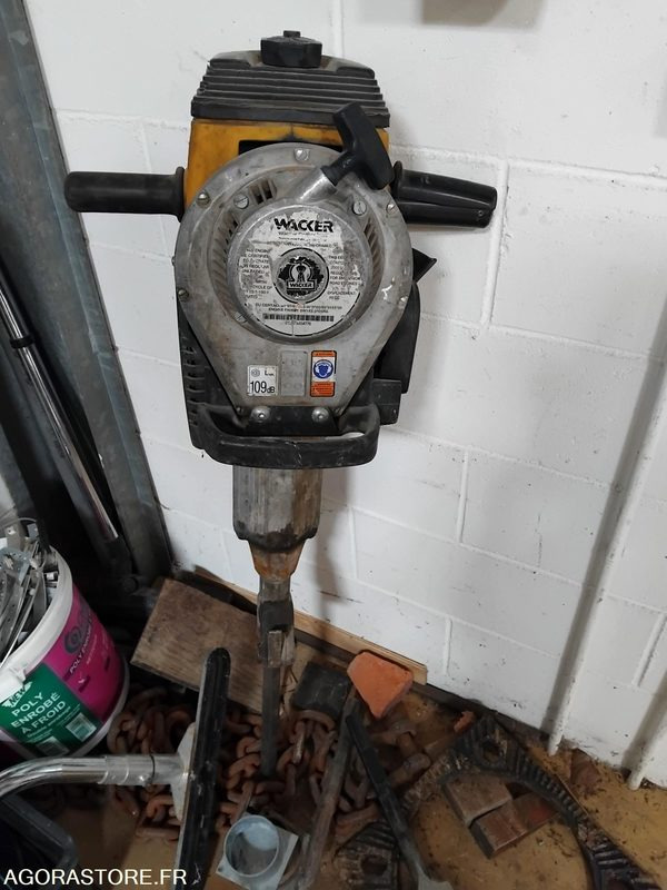Marteau piqueur thermique Wacker Neuson BH55 - Matériel de chantier: photos 5 Marteau piqueur thermique Wacker Neuson BH55 - Matériel de chantier: photos 5