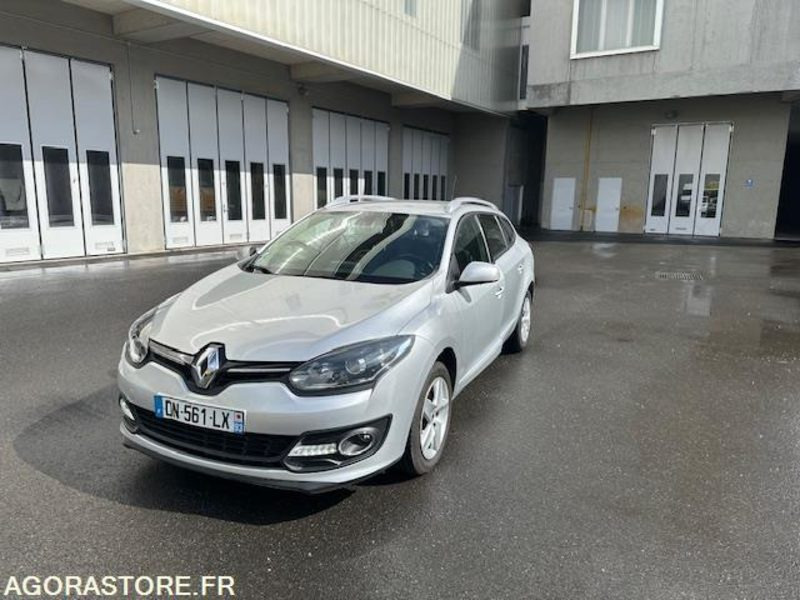 Megane III Phase 3 Estate 1.5 dCi 110 cv BVA DN561LX - Voiture break: photos 1 Megane III Phase 3 Estate 1.5 dCi 110 cv BVA DN561LX - Voiture break: photos 1