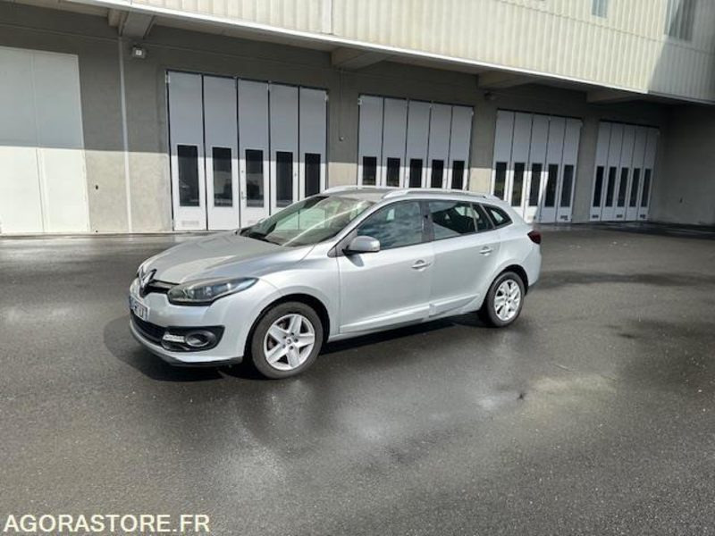 Megane III Phase 3 Estate 1.5 dCi 110 cv BVA DN561LX - Voiture break: photos 4 Megane III Phase 3 Estate 1.5 dCi 110 cv BVA DN561LX - Voiture break: photos 4
