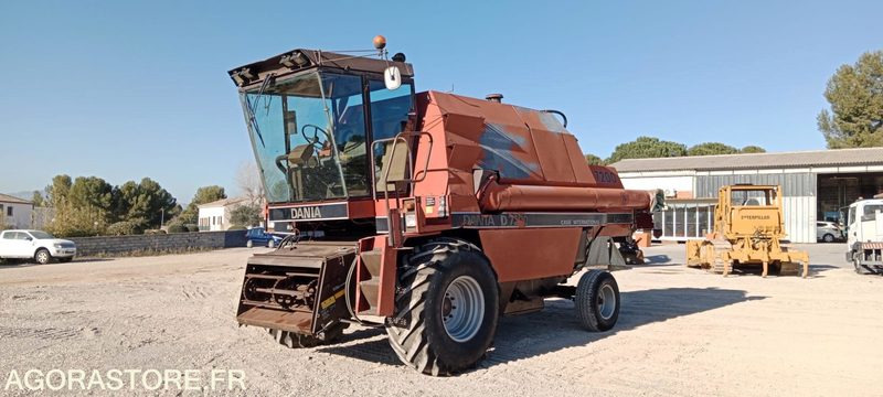 Moissonneuse DANIA 7200 - Tracteur agricole: photos 4 Moissonneuse DANIA 7200 - Tracteur agricole: photos 4