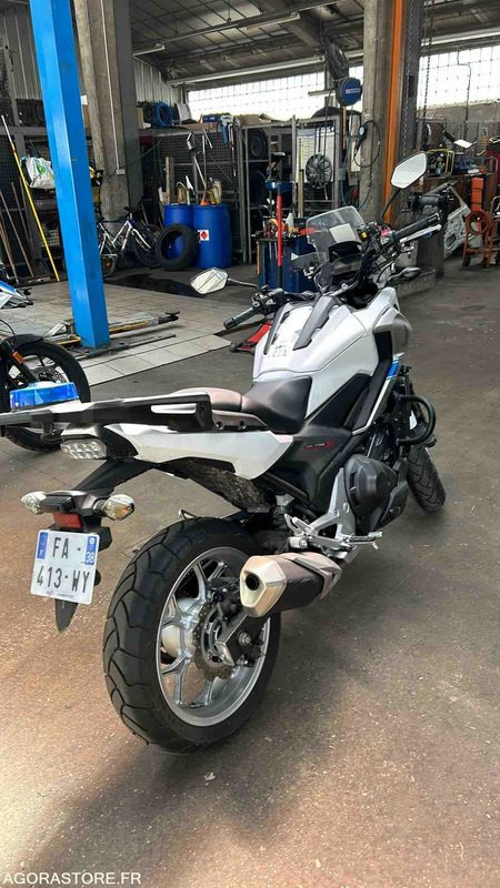 Moto Honda NC750 2018 - Motocyclette: photos 4 Moto Honda NC750 2018 - Motocyclette: photos 4