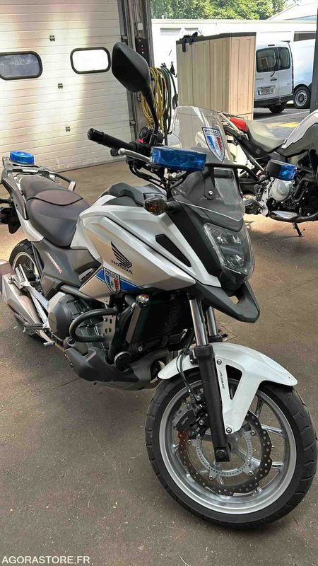 Moto Honda NC750 2018 - Motocyclette: photos 1 Moto Honda NC750 2018 - Motocyclette: photos 1