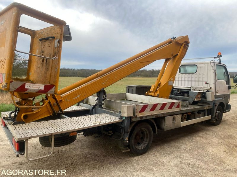 Nacelle Multitel 160 ALU DS monté sur Nissan Cabstar - Camion avec nacelle: photos 2 Nacelle Multitel 160 ALU DS monté sur Nissan Cabstar - Camion avec nacelle: photos 2