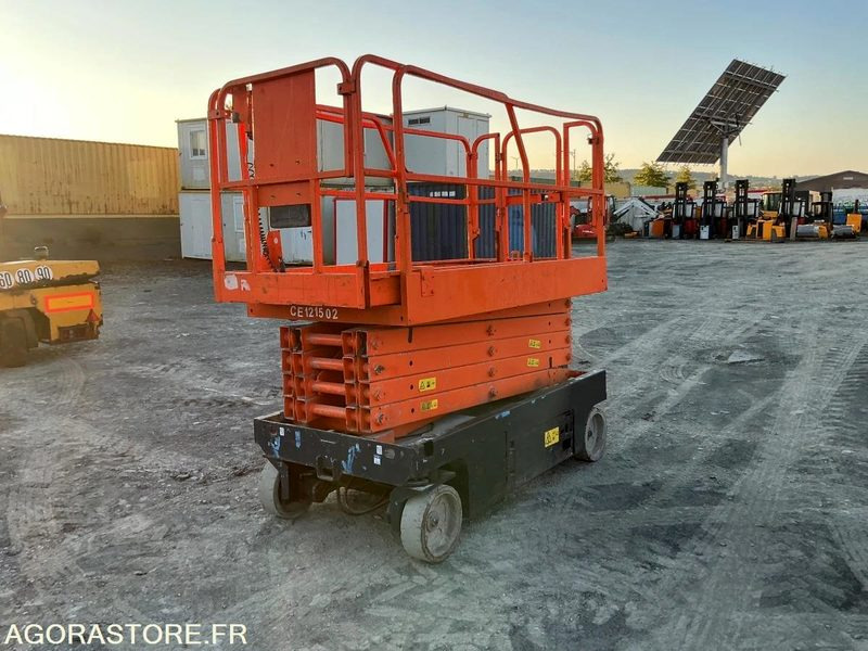 Nacelle electrique à ciseaux 12 m GENIE GS3246 - Nacelle ciseaux: photos 3 Nacelle electrique à ciseaux 12 m GENIE GS3246 - Nacelle ciseaux: photos 3