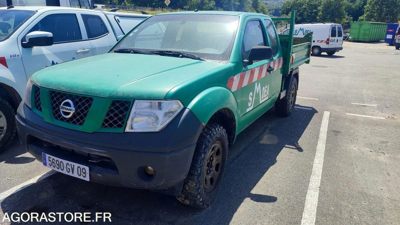 Nissan Pick-up Benne - Fourgon plateau: photos 2 Nissan Pick-up Benne - Fourgon plateau: photos 2