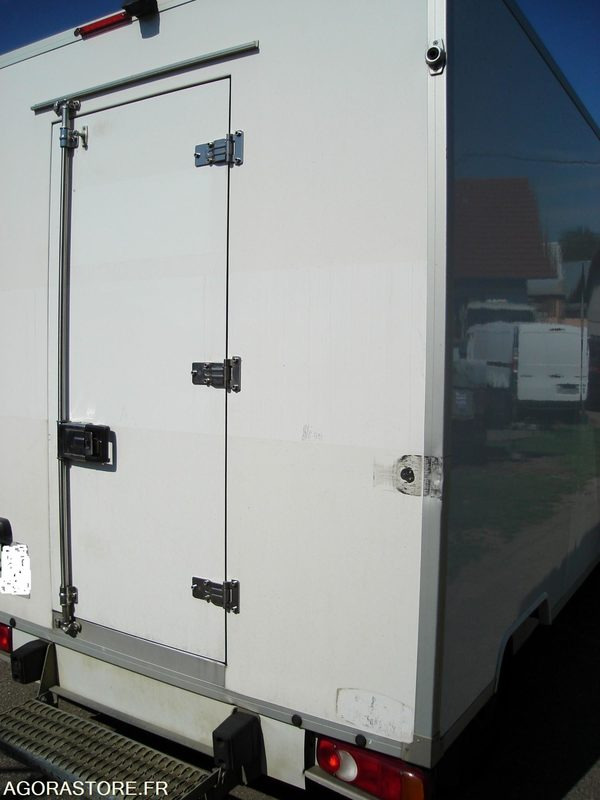 OPEL VIVARO FRIGORIFIQUE - 2017 - 159600KM - Véhicule utilitaire frigorifique: photos 3 OPEL VIVARO FRIGORIFIQUE - 2017 - 159600KM - Véhicule utilitaire frigorifique: photos 3
