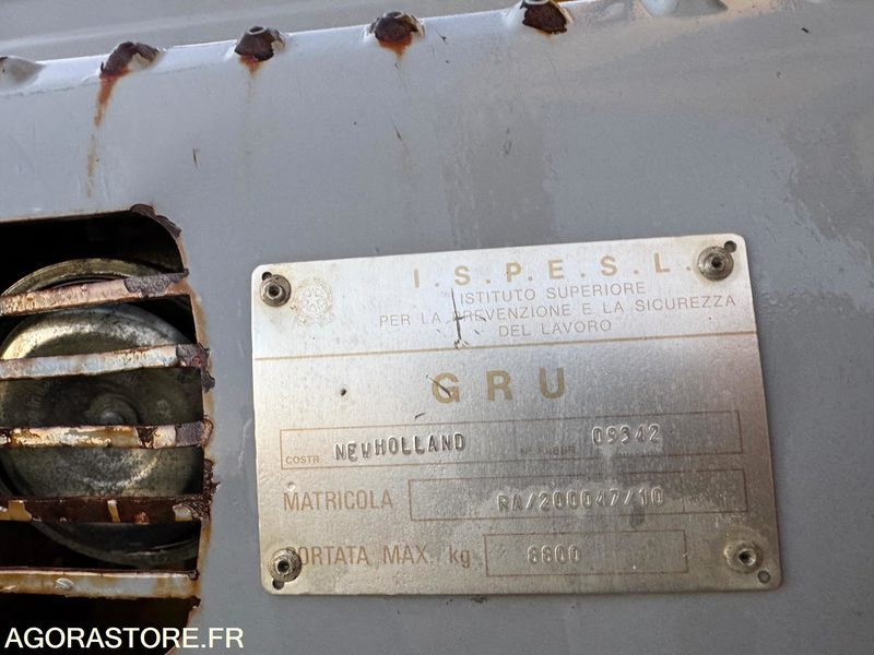 PELLE NEW HOLLAND E215B - 2009 - 11000 heures - Pelle: photos 3 PELLE NEW HOLLAND E215B - 2009 - 11000 heures - Pelle: photos 3