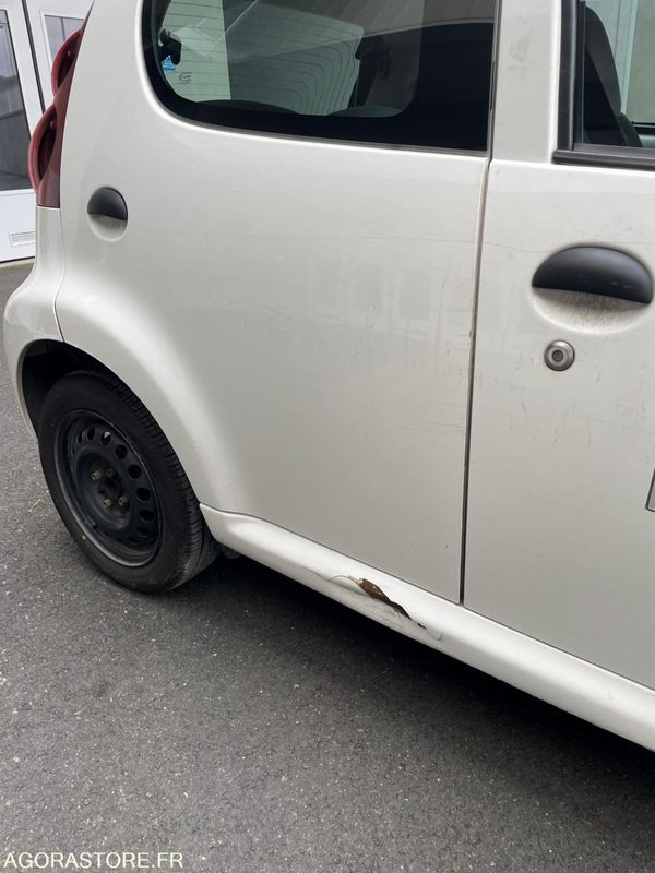 PEUGEOT 107 CL-586-LQ - Voiture: photos 5 PEUGEOT 107 CL-586-LQ - Voiture: photos 5