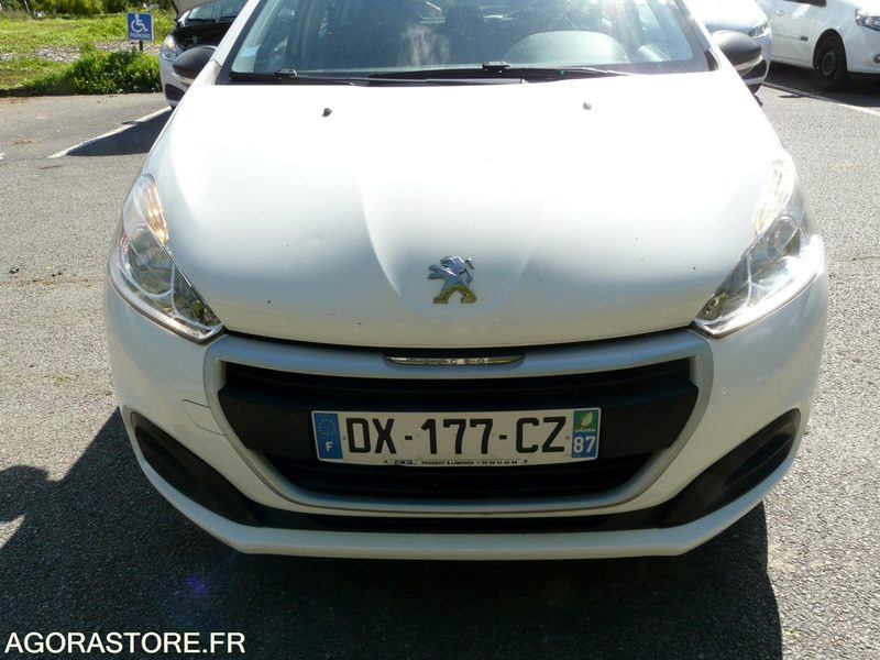 PEUGEOT 208 DX177CZ - Voiture: photos 1 PEUGEOT 208 DX177CZ - Voiture: photos 1