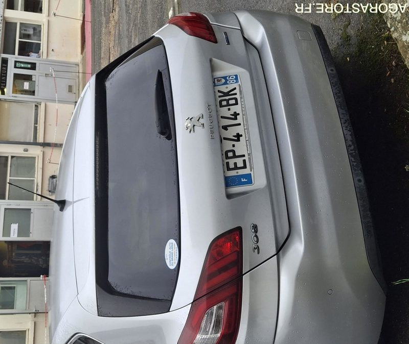 PEUGEOT 308 Essence 110 cv - 2017 - 195000 km - Voiture: photos 5 PEUGEOT 308 Essence 110 cv - 2017 - 195000 km - Voiture: photos 5