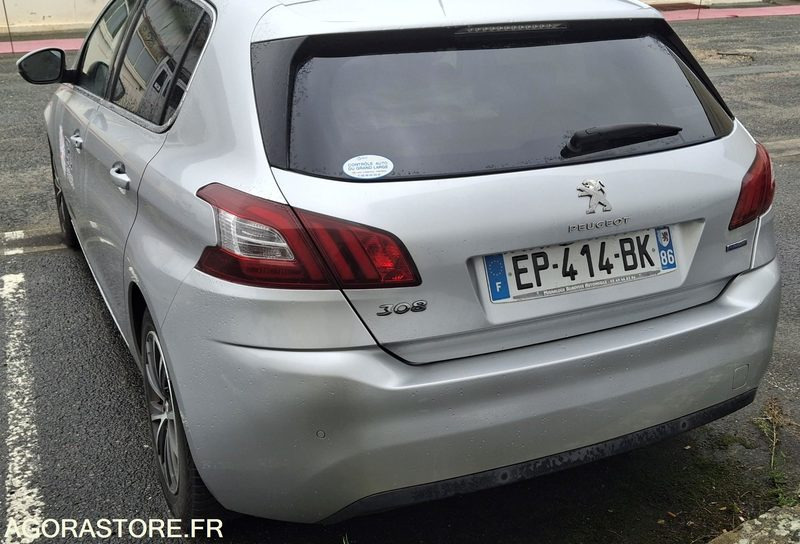 PEUGEOT 308 Essence 110 cv - 2017 - 195000 km - Voiture: photos 4 PEUGEOT 308 Essence 110 cv - 2017 - 195000 km - Voiture: photos 4