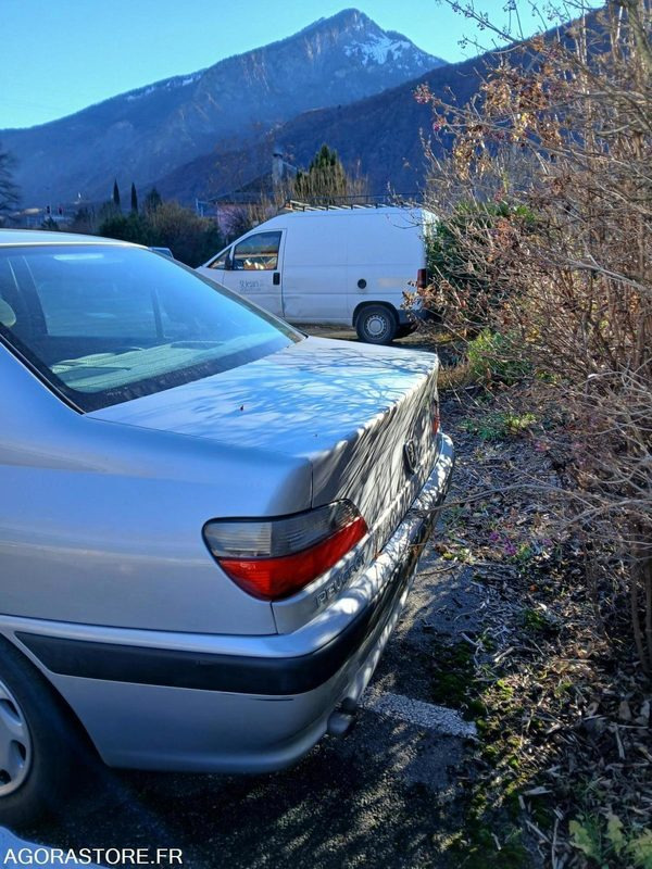 PEUGEOT 406 ESSENCE POUR PIECES REMORQUE IMPERATIVE POUR ENLEVEMENT - Voiture: photos 4 PEUGEOT 406 ESSENCE POUR PIECES REMORQUE IMPERATIVE POUR ENLEVEMENT - Voiture: photos 4