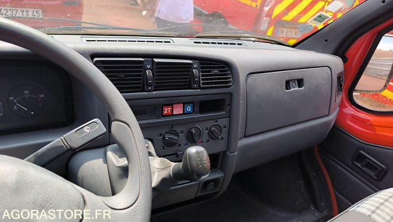 PEUGEOT BOXER - 1988 - 6382kms - Fourgon utilitaire: photos 5 PEUGEOT BOXER - 1988 - 6382kms - Fourgon utilitaire: photos 5