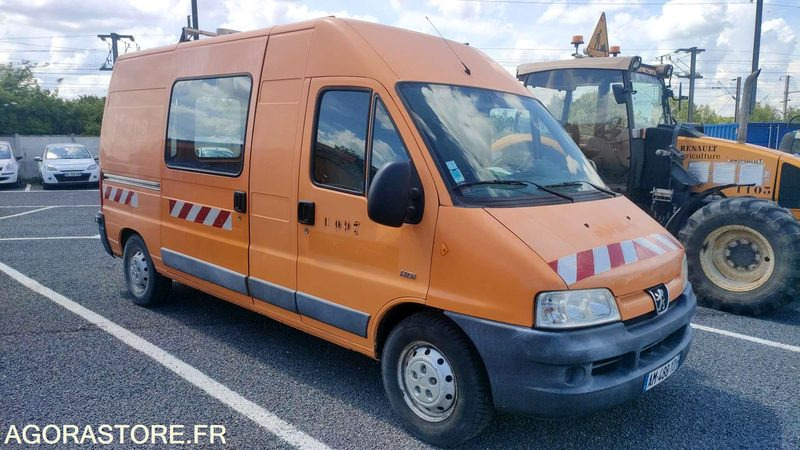 PEUGEOT BOXER - 2022 - 198585kms - Fourgon utilitaire: photos 1 PEUGEOT BOXER - 2022 - 198585kms - Fourgon utilitaire: photos 1