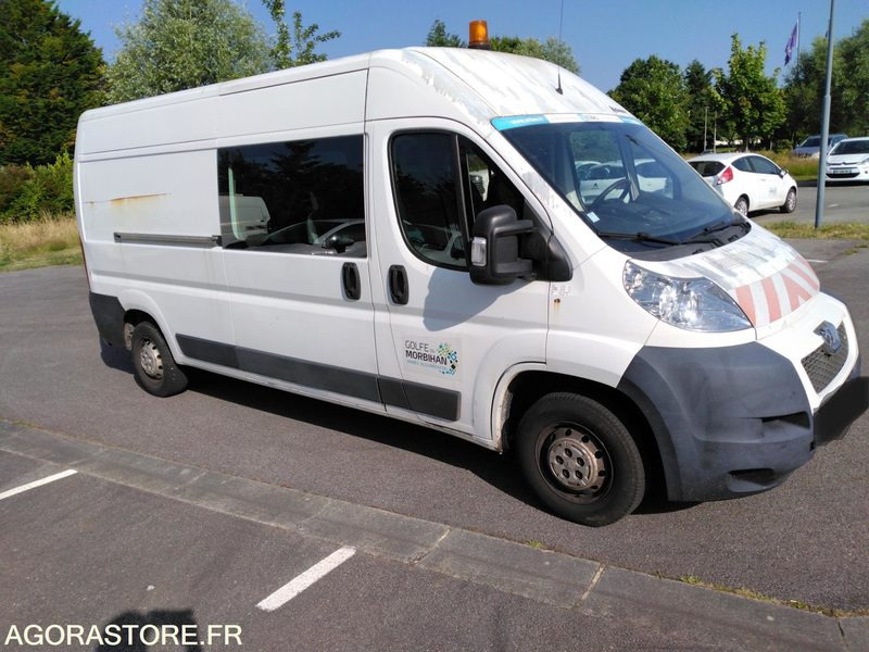 PEUGEOT BOXER 9 PLACES - Fourgon utilitaire: photos 1 PEUGEOT BOXER 9 PLACES - Fourgon utilitaire: photos 1