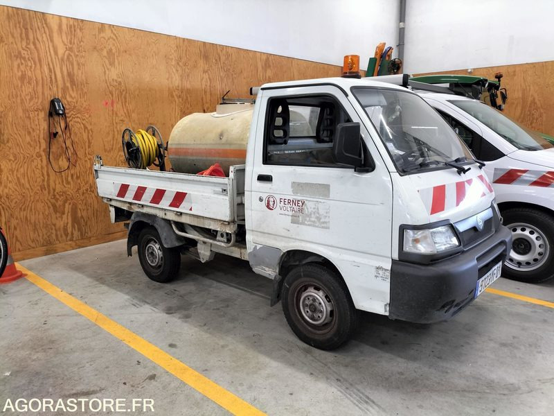 PIAGGIO PORTER - Véhicule utilitaire benne: photos 1 PIAGGIO PORTER - Véhicule utilitaire benne: photos 1