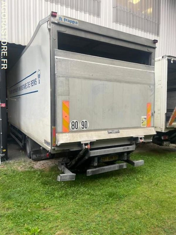 POID LOURD  RENAULT MIDLUM - Camion frigorifique: photos 2 POID LOURD  RENAULT MIDLUM - Camion frigorifique: photos 2