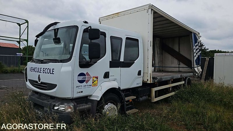 PORTEUR BACHE RENAULT MIDLUM - 2009 - 476000kms - Camion à rideaux coulissants: photos 2 PORTEUR BACHE RENAULT MIDLUM - 2009 - 476000kms - Camion à rideaux coulissants: photos 2
