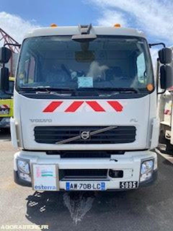 PORTEUR BOM 12T VOLVO GEESINK - 265230 KM/ 2010 (5095) - Benne à ordures ménagères: photos 2 PORTEUR BOM 12T VOLVO GEESINK - 265230 KM/ 2010 (5095) - Benne à ordures ménagères: photos 2