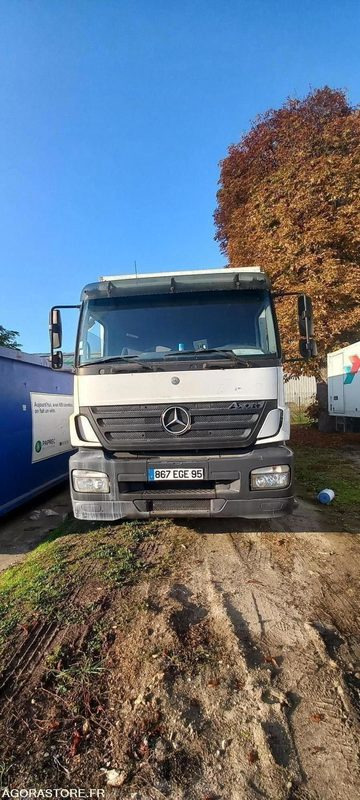 PORTEUR MERCEDES - 2006 - 581398 Kms - Camion fourgon: photos 2 PORTEUR MERCEDES - 2006 - 581398 Kms - Camion fourgon: photos 2