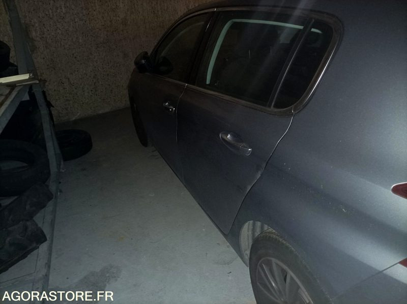 Peugeot 308 - 2015 - 125 000 km - Voiture: photos 4 Peugeot 308 - 2015 - 125 000 km - Voiture: photos 4