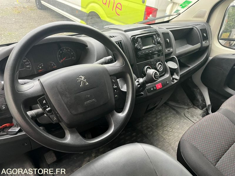 Peugeot Boxer 165CV L2H2 avec Hayon et Galerie - 2023 - 90000 Kms - Fourgon utilitaire: photos 4 Peugeot Boxer 165CV L2H2 avec Hayon et Galerie - 2023 - 90000 Kms - Fourgon utilitaire: photos 4