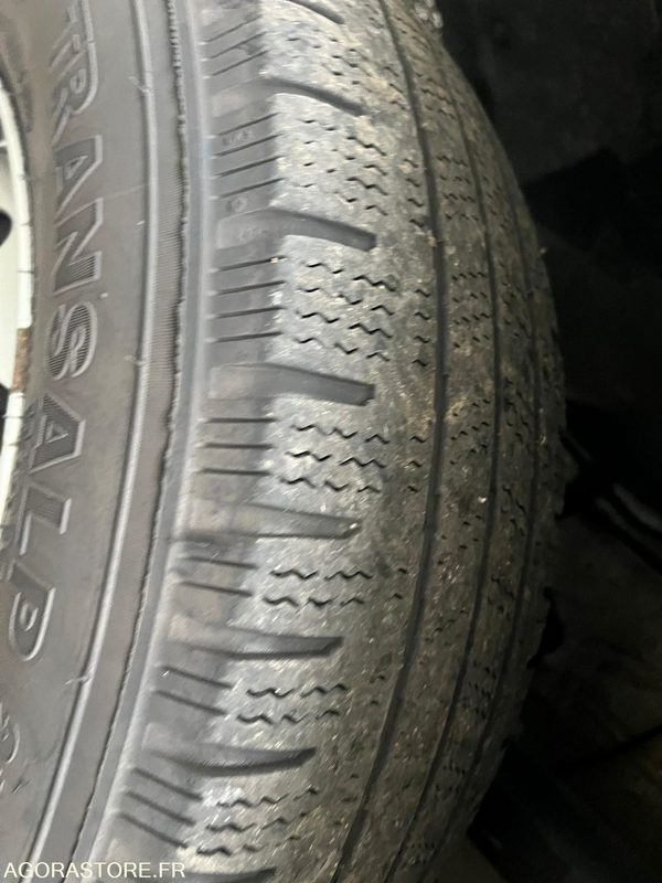 Peugeot Boxer 165CV L2H2 avec Hayon et Galerie - 2023 - 90000 Kms - Fourgon utilitaire: photos 2 Peugeot Boxer 165CV L2H2 avec Hayon et Galerie - 2023 - 90000 Kms - Fourgon utilitaire: photos 2