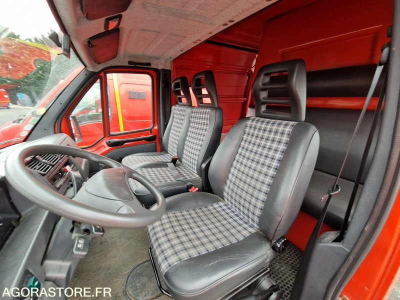 Peugeot Boxer - 9524RM36 - Fourgon utilitaire: photos 5 Peugeot Boxer - 9524RM36 - Fourgon utilitaire: photos 5