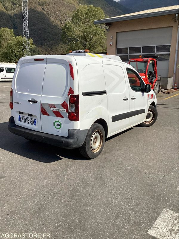 Peugeot Partner - 2017 - 259854kms - (P1006117) - Fourgon utilitaire: photos 2 Peugeot Partner - 2017 - 259854kms - (P1006117) - Fourgon utilitaire: photos 2