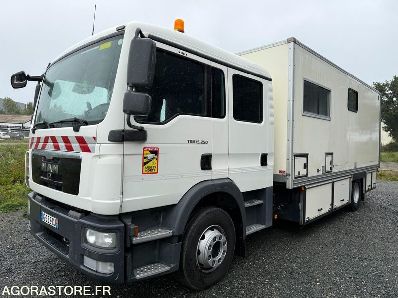 Porteur MAN TGM 15.250 cabine 7 places caisson base vie atelier hayon - 20500KM- - Camion fourgon: photos 1 Porteur MAN TGM 15.250 cabine 7 places caisson base vie atelier hayon - 20500KM- - Camion fourgon: photos 1