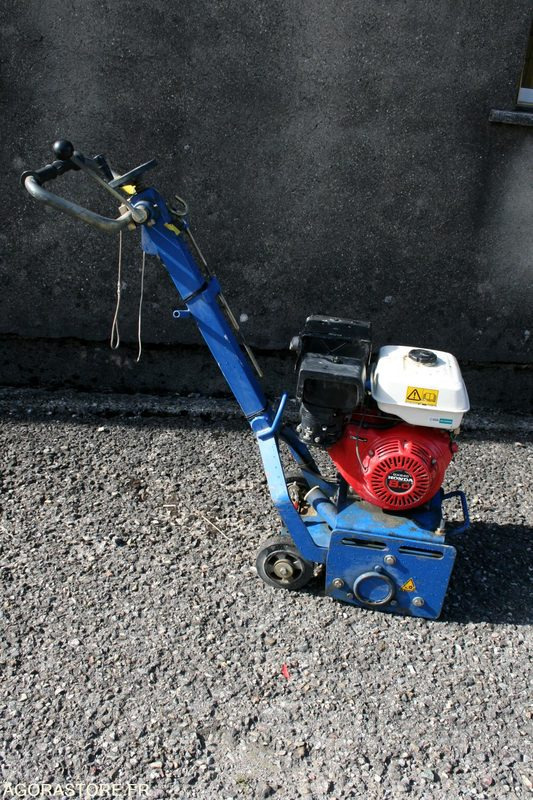 RABOTEUSE BLASTRAC 250 - Truelle mécanique: photos 1 RABOTEUSE BLASTRAC 250 - Truelle mécanique: photos 1