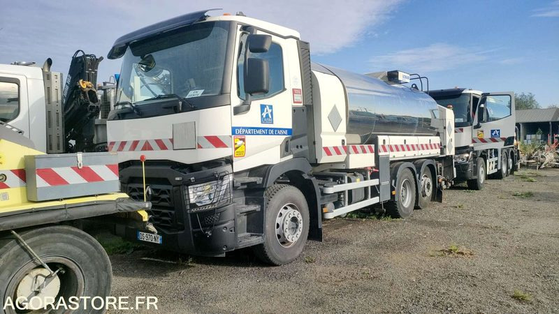 RENAULT C380 - 2015 - 56483 KM - Répandeuse: photos 1 RENAULT C380 - 2015 - 56483 KM - Répandeuse: photos 1